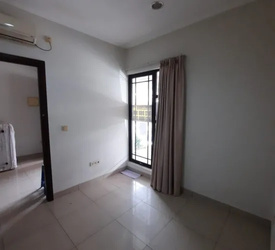 Rumah bagus di Greenlake City, 2 lantai,3KT ,2KM,1KTP,1KMP