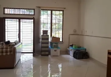 Rumah besar 1lt di tanah seluas 721m di srengseng raya.