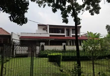 Rmh 1 1/2lt dgn lt 789m di komp pertamina. Hanya hit tnh