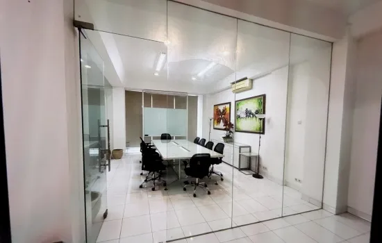 Disewakan 2 ruko gandeng di intercon,Kebon jeruk,jakbar