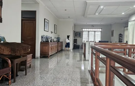 Rumah 2 lt, Siap huni, cocok utk Rmh tinggal dan usaha