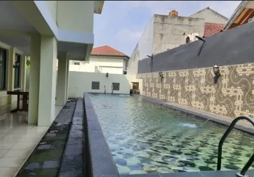 RUMAH MEWAH LIPPO VILLAGE KARAWACI TANGERANG