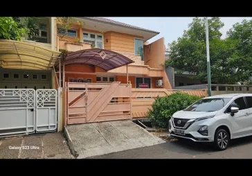 Rumah 2 Lt di Puri Kencana, dekat Puri Bugar