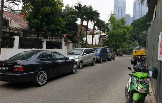Kebayoran baru, area senopati, Empu sendok, 325 m2.