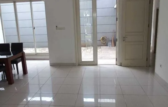Disewakan rumah cantik dgn lingkungan nyaman