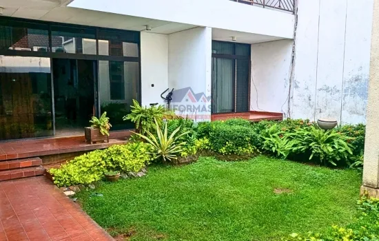 Rumah Tua rumah dengan 2 sisi...depan & belakang, Jakbar