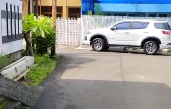 Rumah 2 Lantai 3KT 2KM  Metro Permata