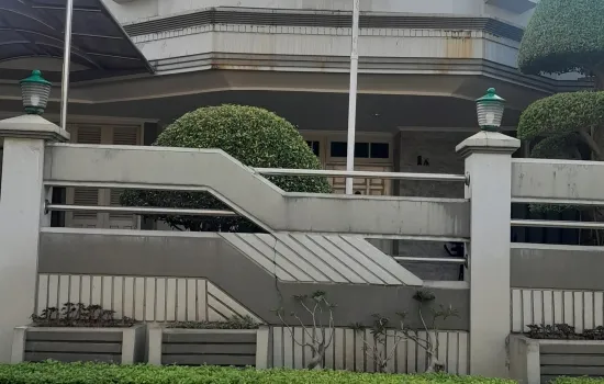 RUMAH HOEK BAGUS