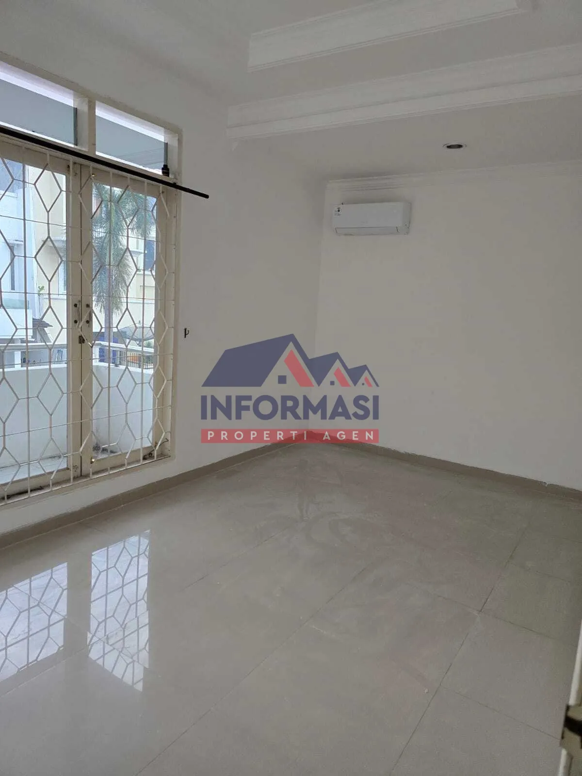Rumah siap huni terawat rapi