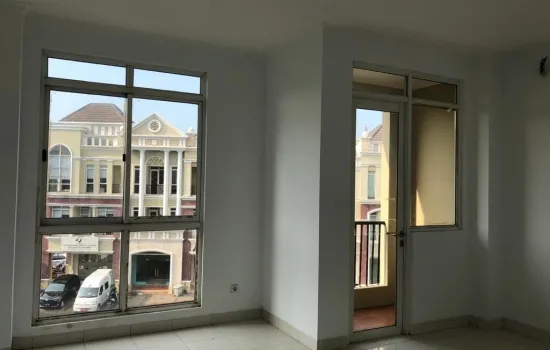 Graha Boulevard Gading Serpong 3 lantai Blok A hadap selatan