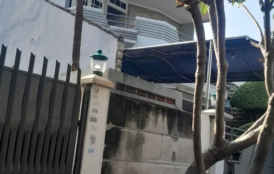 RUMAH HOEK BAGUS