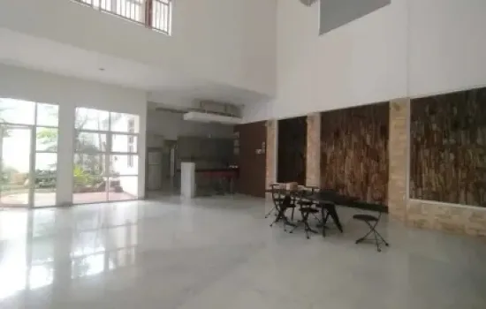 Dijual Rumah Bagus 2 Lantai Intercon