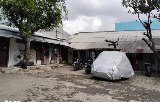 Rumah tua hitung tanah cocok usaha 1345 m2