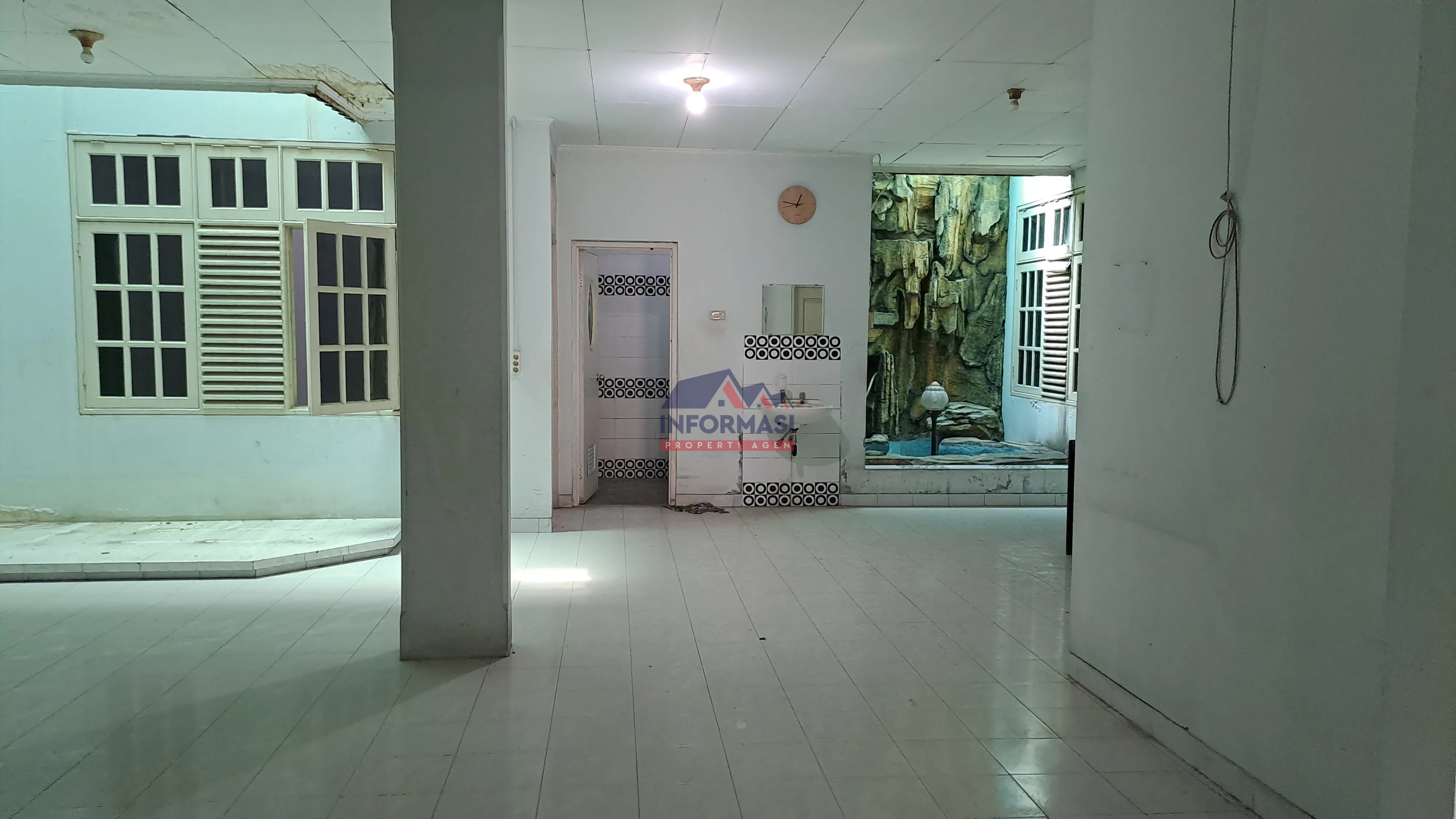 Jarang ada di Puri indah