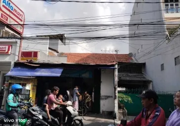 Rumah tua hitung tanah cocok usaha 1345 m2