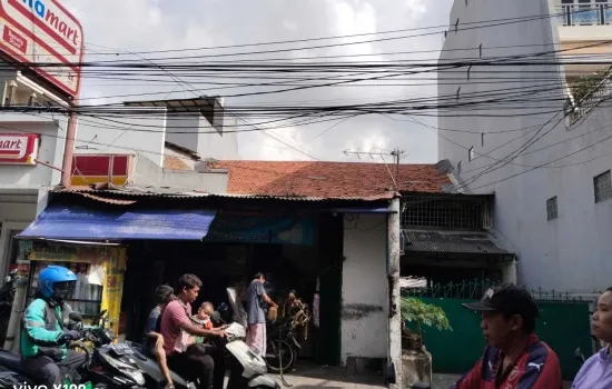 Rumah tua hitung tanah cocok usaha 1345 m2