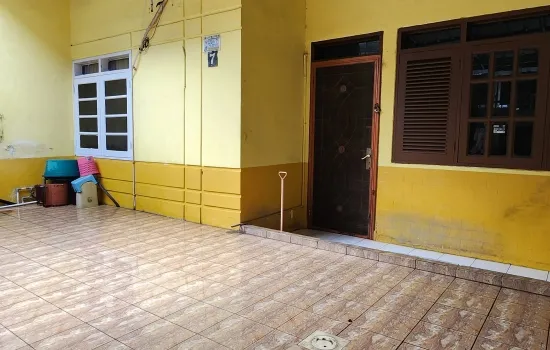 Taman Ratu. Lt 105 m2. Dekat jalan Panjang jakarta Barat.