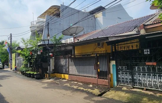 Taman Ratu. Lt 105 m2. Dekat jalan Panjang jakarta Barat.