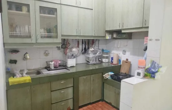 Rumah 2 lantai 3 kamar tidur rapi dan siap huni