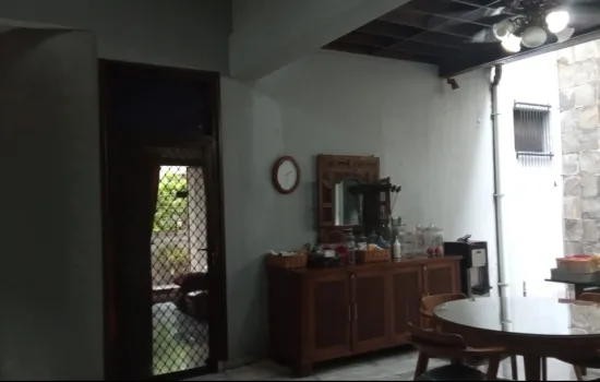 Rumah Intercon. Luas 322 m2. Lokasi favorite. 4Kt.
