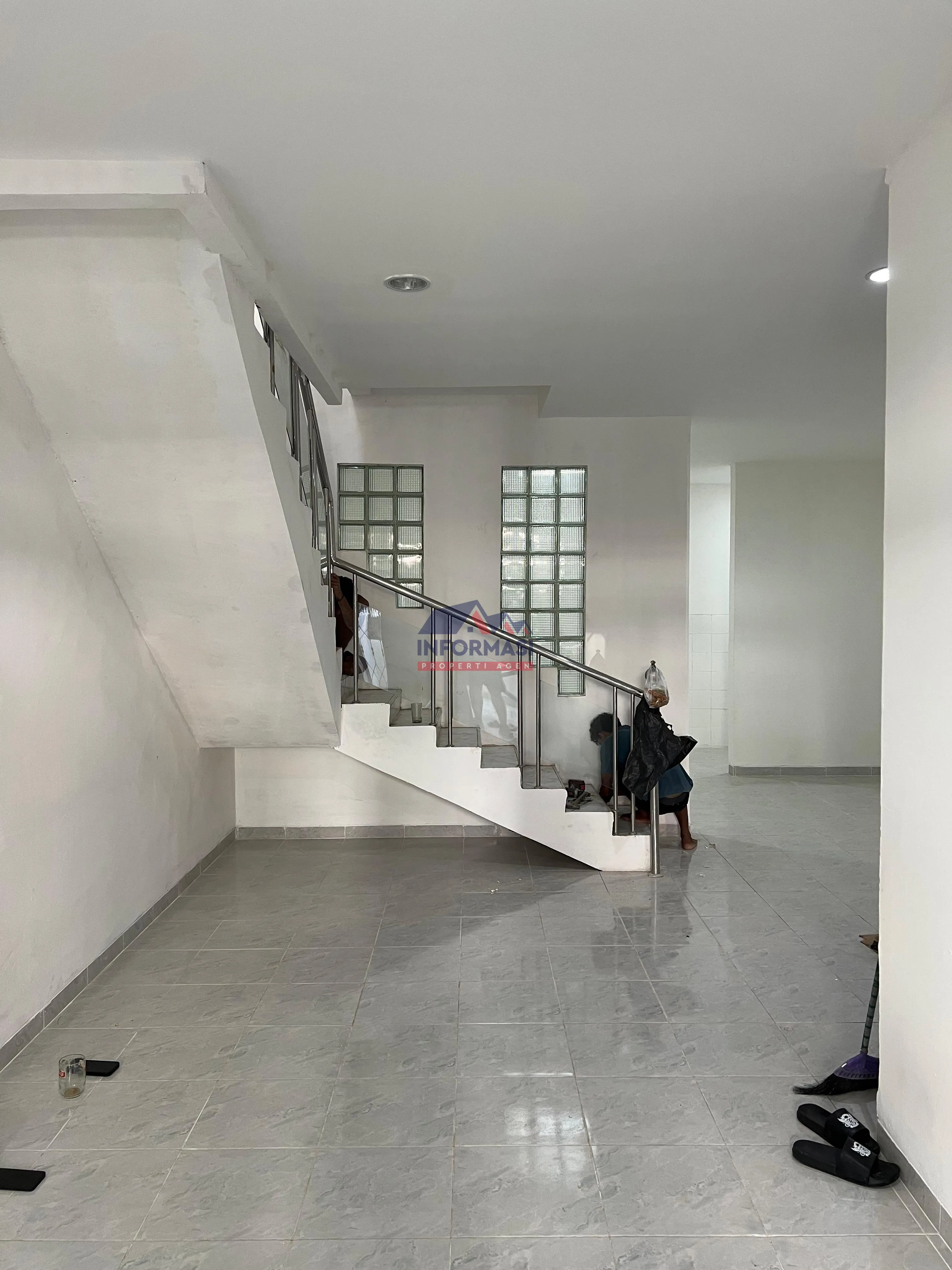 `Tinggal Angkut Koper! Rumah Unfurnished di Taman Palem Blok