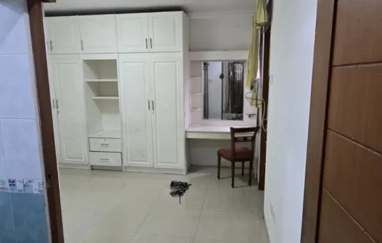 Rumah  1.5 Lt  Kt 3+1, Km 1+1  Puri Indah