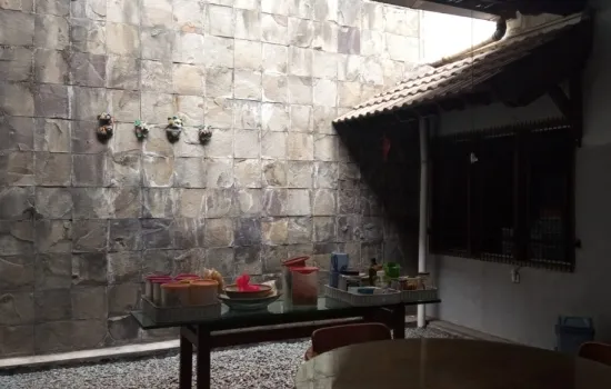Rumah Intercon. Luas 322 m2. Lokasi favorite. 4Kt.