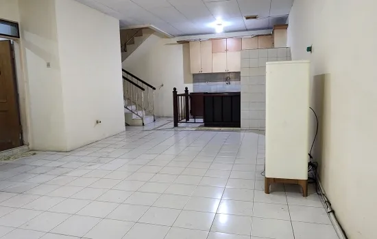 Taman Ratu. Lt 105 m2. Dekat jalan Panjang jakarta Barat.