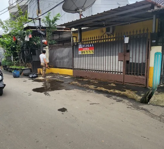 Taman Ratu. Lt 105 m2. Dekat jalan Panjang jakarta Barat.