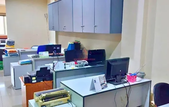 Ruko di lokasi yg strategis
