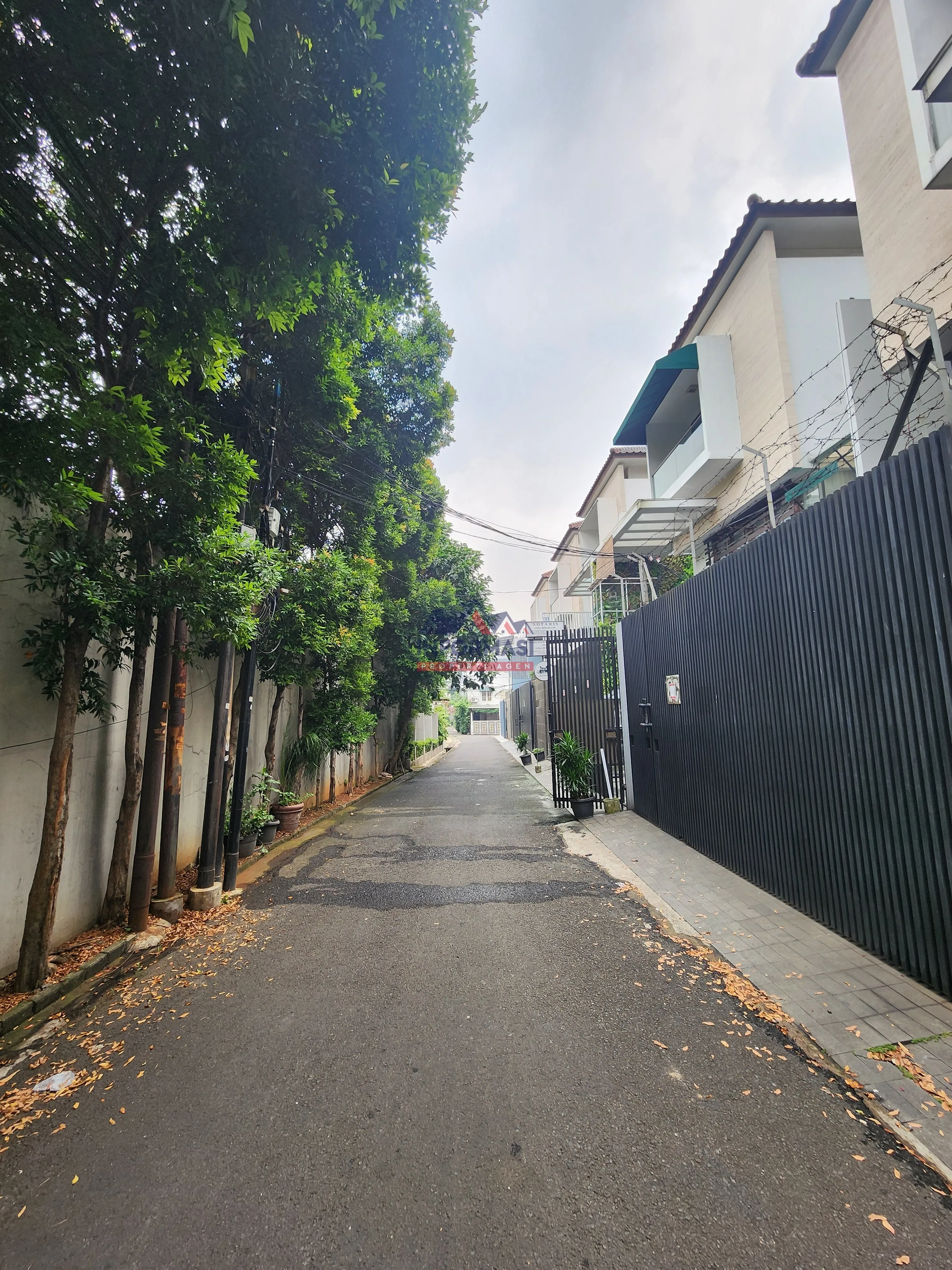 Dijual Rumah Hoek (Dekat Pondok Indah Mall 1)