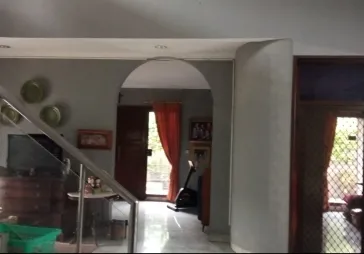 Rumah Intercon. Luas 322 m2. Lokasi favorite. 4Kt.