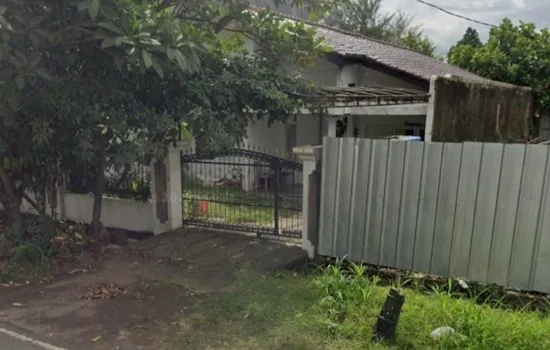 Dijual Rumah Tua Hitung Tanah Meruya Utara