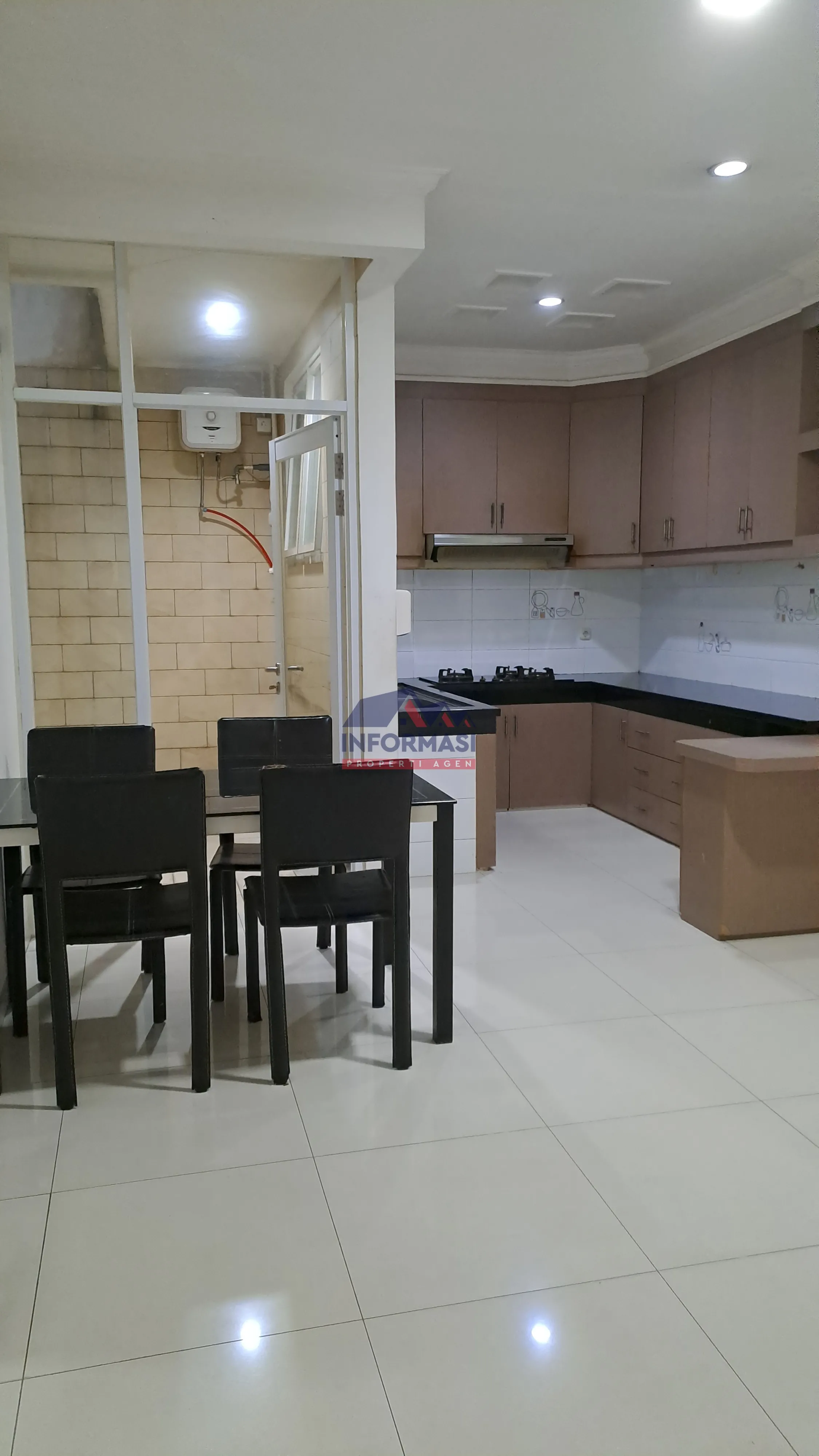 Rumah cantik dilokasi strategis