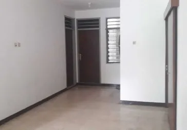 Rumah tua , Jakarta Barat , 1 lantai