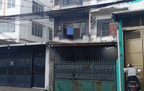 ruko 3 lantai shm jl swadaya jelambar luas tanah 100 m2