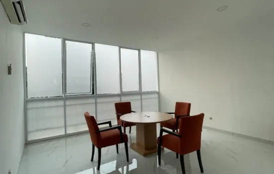 Ruko bagus 3,5 lantai , Furnished