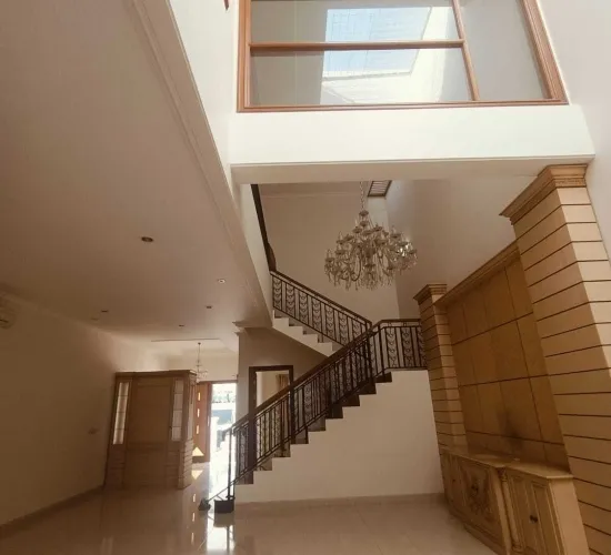 Rumah sewa 2 lantai di Puri Indah  Cluster exclusive