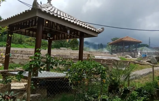 Villa dengan tanah yang luas di Coolibah, Jawa Barat