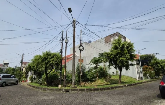 DIJUAL KAVLING HOEK TAMAN SEMANAN INDAH
