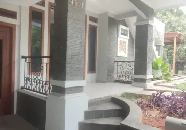 Rumah bagus siap huni , lokasi strategis ,4kmr ,3kmr mandi