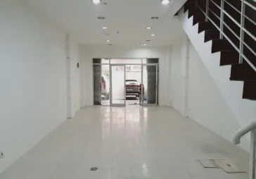 Ruko itc BSD Hadap jalan Raya