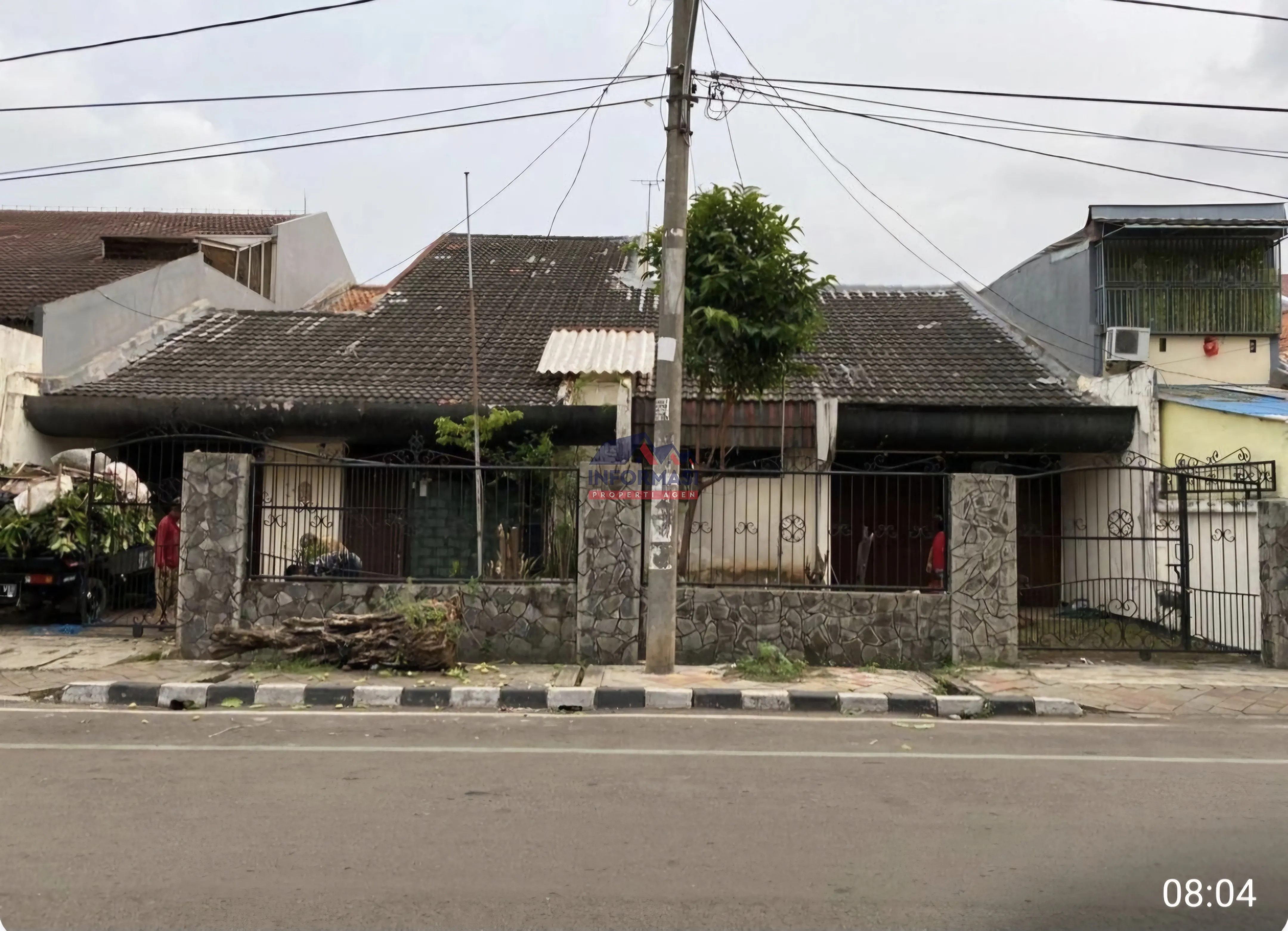 Rumah 1lt cocok utk retail luas tanah 400m