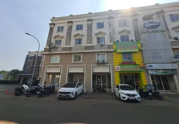 Ruko 4 Lt Hadap jalan  green lake city