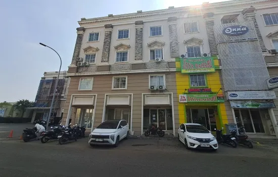 Ruko 4 Lt Hadap jalan  green lake city