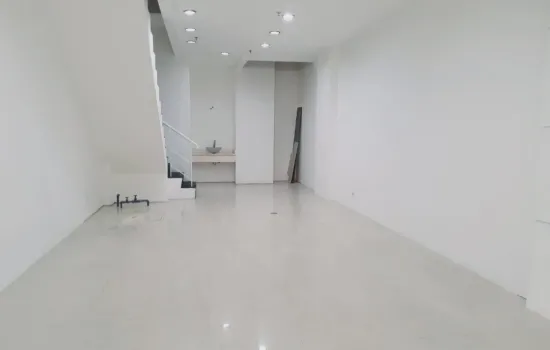 Ruko itc BSD Hadap jalan Raya