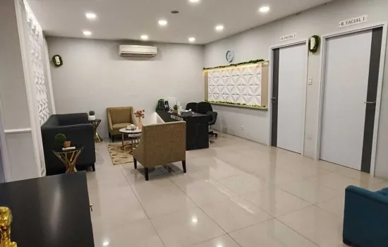 Disewakan Ruko 3 gandeng di PIK