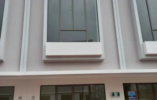Ruko lokasi bagus n cocok utk usaha