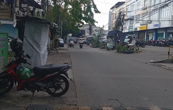 ruko 3 lantai shm jl swadaya jelambar luas tanah 100 m2
