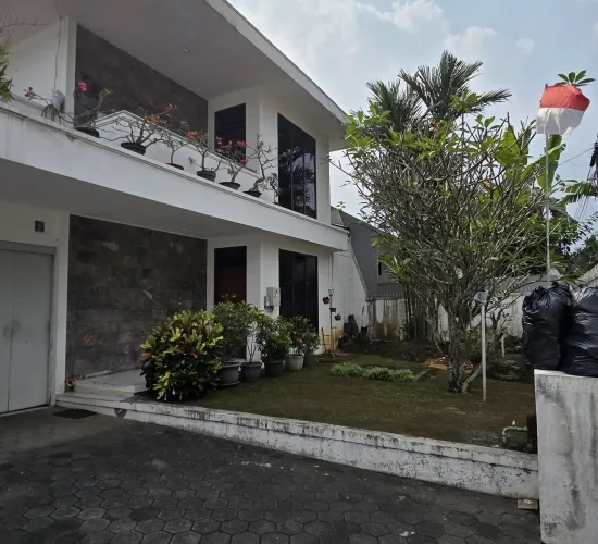 Rumah nyaman dengan lokasi yang strategis di Bandung